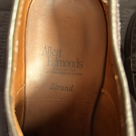 Allen Edmond’s Men’s Strand Cap-toe Oxford Dress Shoe. Size: Male US 9 - Picture 8 of 8